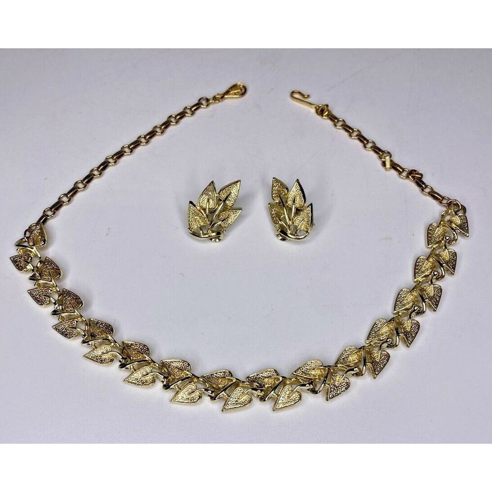 Vintage Coro Gold Tone Leaf Necklace 16" & Matching Earrings Set A-8